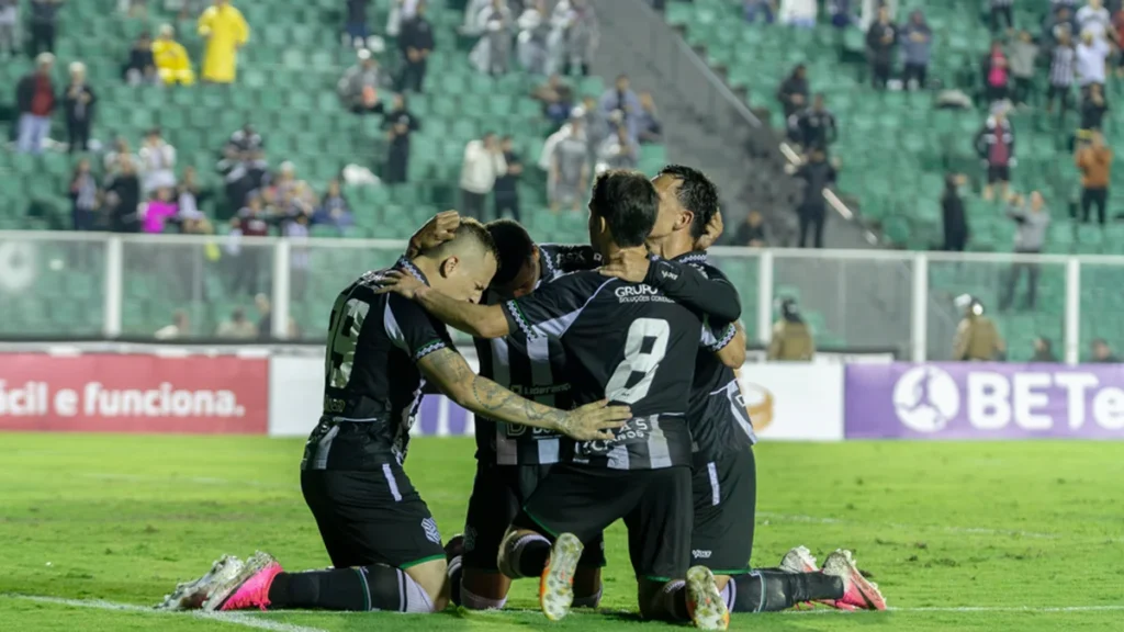 Figueirense vence Maranhão, mas é eliminado da Série C em rodada decisiva Figueirense vence Maranhão, mas é eliminado da Série C em rodada decisiva
