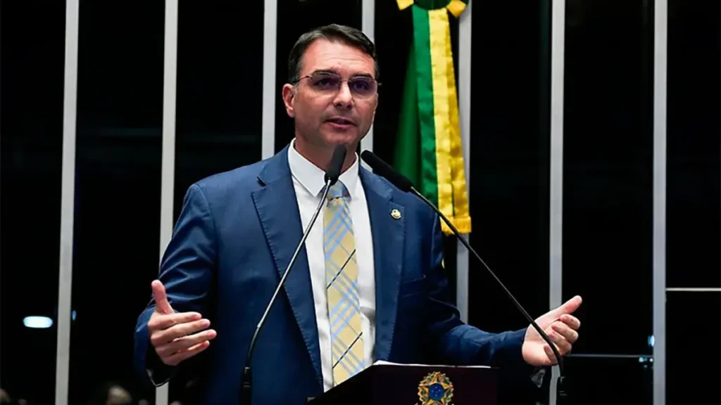 Flávio Bolsonaro sem palanque no Maranhão diante da neutralidade do PL