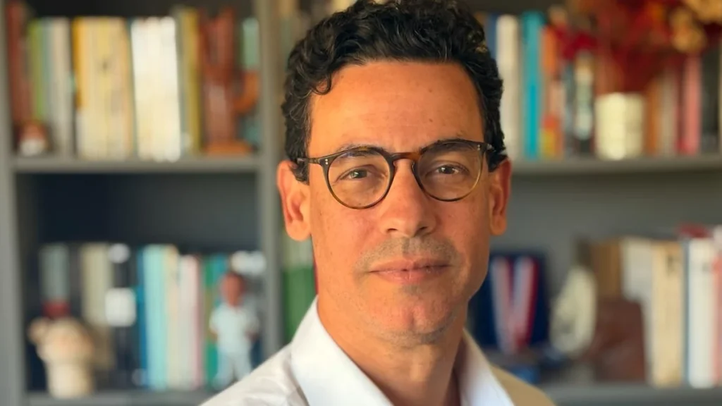 Marcio Maranhão: A Jornada do Cirurgião Que Desvendou o SAMU e a Saúde Pública Marcio Maranhão: A Jornada do Cirurgião Que Desvendou o SAMU e a Saúde Pública
