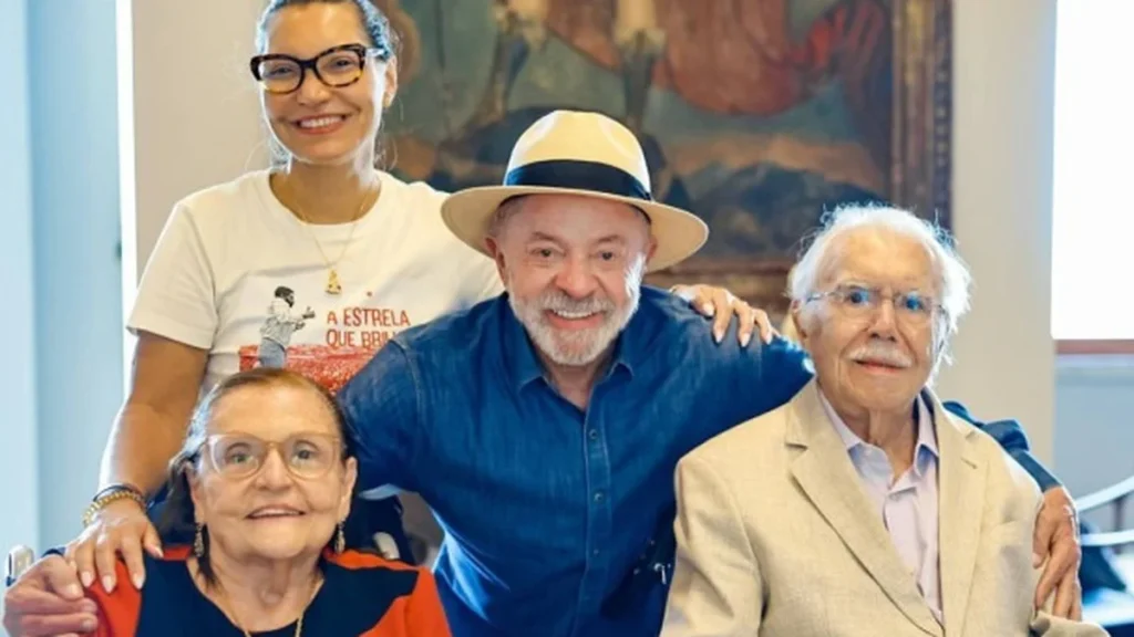 Lula reforça campanha no Maranhão com caminhada e encontro político em São Luís