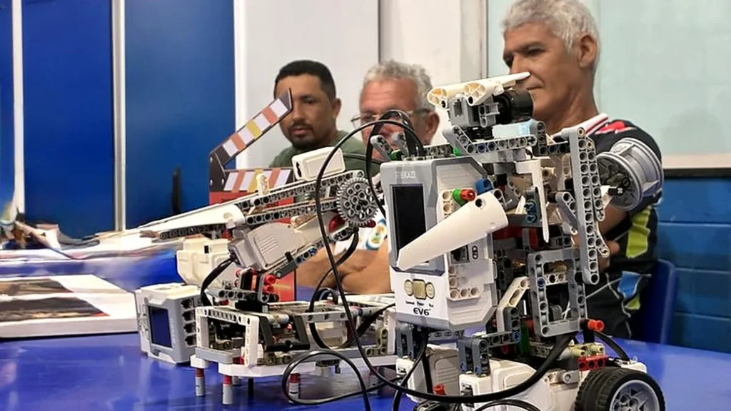 Prefeitura amplia aulas de robótica para estudantes da EJA em Imperatriz e promove inclusão digital