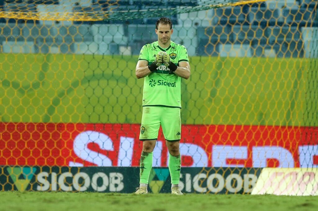 Cuiabá Decide Não Renovar Contrato com Mateus Pasinato: O Impacto na Equipe Cuiabá Decide Não Renovar Contrato com Mateus Pasinato: O Impacto na Equipe
