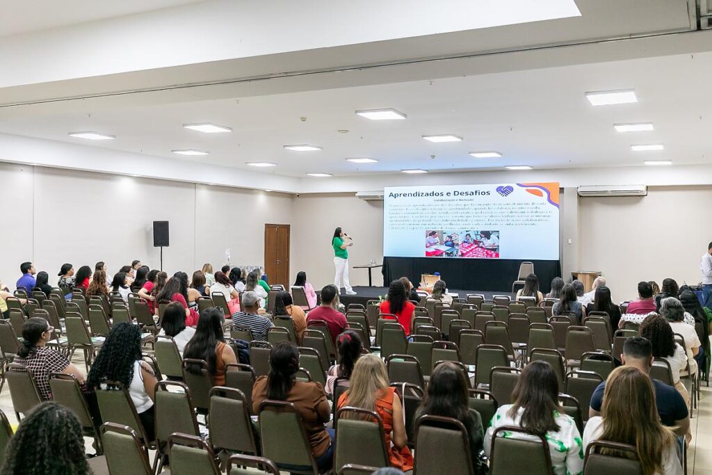 Métodos Inovadores de Alfabetização em Cuiabá: Professores se Destacam no Seminário