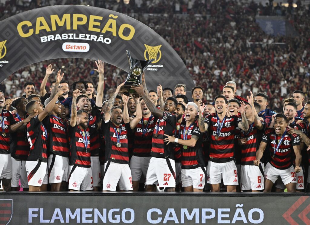 Ranking da CBF: Flamengo, Corinthians e Cruzeiro no topo entre os clubes brasileiros Ranking da CBF: Flamengo, Corinthians e Cruzeiro no topo entre os clubes brasileiros