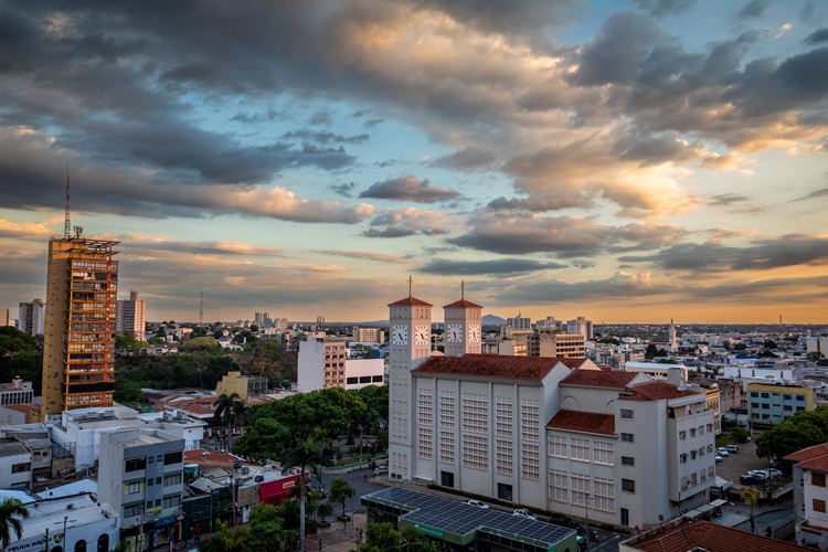 Réveillon em Cuiabá: Evento Deve Gerar R$ 3,5 Milhões e Aquecer a Economia Local Réveillon em Cuiabá: Evento Deve Gerar R$ 3,5 Milhões e Aquecer a Economia Local