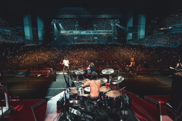 Show do Guns N’ Roses na Arena Pantanal: Presidente Lula vaiado e impactos econômicos de R$ 400 milhões Show do Guns N' Roses na Arena Pantanal: Presidente Lula vaiado e impactos econômicos de R$ 400 milh
