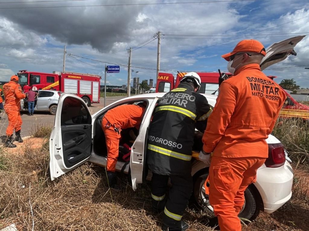 Acidentes de Trânsito em MT: Bombeiros Atendem Vítimas em Diversos Municípios Acidentes de Trânsito em MT: Bombeiros Atendem Vítimas em Diversos Municípios