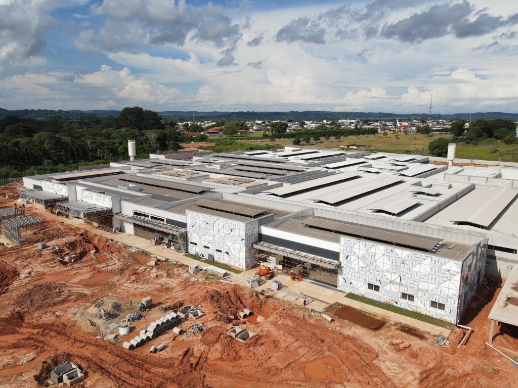 Avanço das Obras de Quatro Novos Hospitais Regionais em Mato Grosso Avanço das Obras de Quatro Novos Hospitais Regionais em Mato Grosso