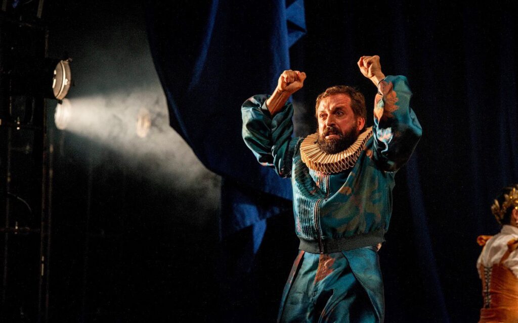 Céu da Língua: Gregório Duvivier e a Poesia Que Encanta Céu da Língua: Gregório Duvivier e a Poesia Que Encanta