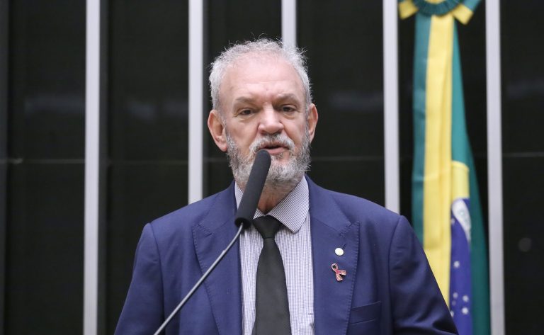 Comissão de Saúde aprova Política Nacional de Combate à Sífilis Congênita Comissão de Saúde aprova Política Nacional de Combate à Sífilis Congênita