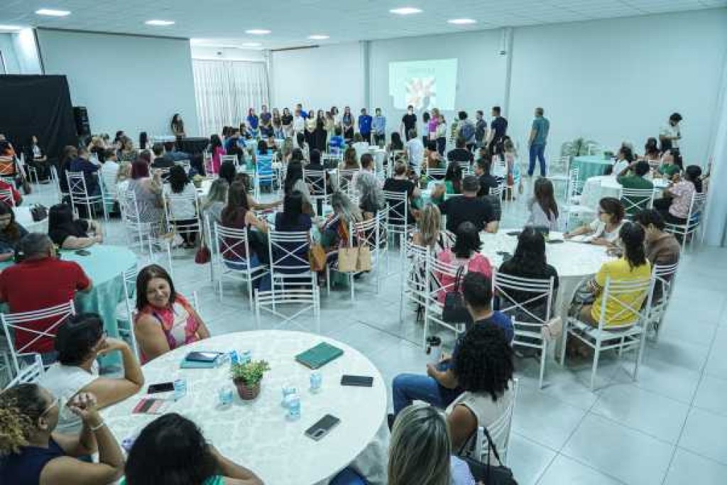 Confraternização marca o início do planejamento escolar em Lucas do Rio Verde Confraternização marca o início do planejamento escolar em Lucas do Rio Verde