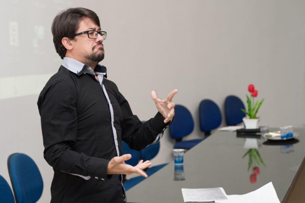 Curso Gratuito de Libras em Cuiabá: 390 Vagas para a Comunidade
