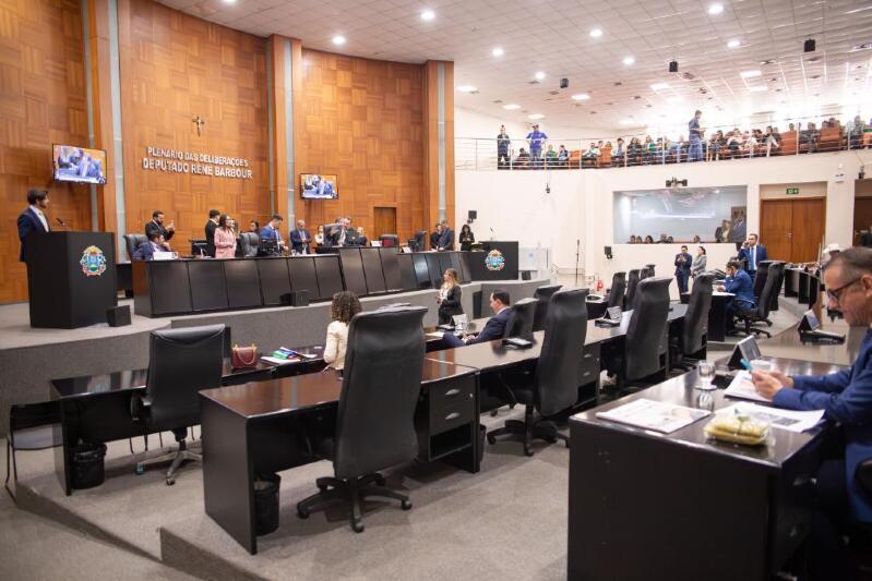 Governo de MT Aumenta Revisão Geral Anual para 5,4% em Nova Proposta à AL Governo de MT Aumenta Revisão Geral Anual para 5,4% em Nova Proposta à AL