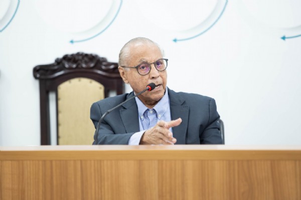 Júlio Campos aponta ‘risco eleitoral’ para Mauro Mendes por postura sobre RGA Júlio Campos aponta 'risco eleitoral' para Mauro Mendes por postura sobre RGA