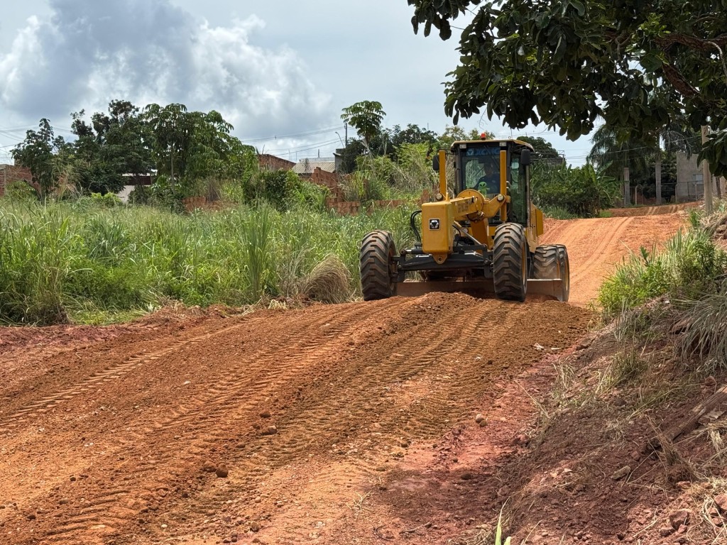Obras de Infraestrutura: Cascalhamento e Patrolamento Transformam o Bairro Pedregal Obras de Infraestrutura: Cascalhamento e Patrolamento Transformam o Bairro Pedregal