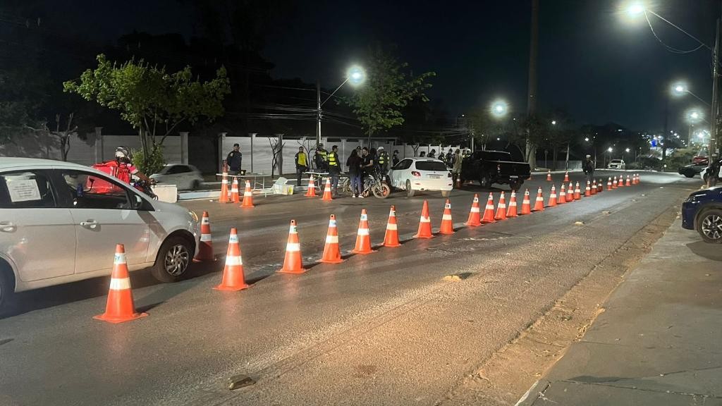 Operação Lei Seca em Cuiabá: 10 Motoristas Detidos na Madrugada Operação Lei Seca em Cuiabá: 10 Motoristas Detidos na Madrugada