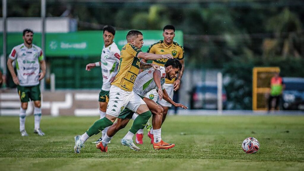 São Paulo sofre derrota em estreia no Campeonato Paulista contra o Mirassol São Paulo sofre derrota em estreia no Campeonato Paulista contra o Mirassol