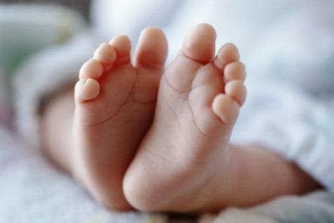 Tragédia em Cuiabá: Bebê de 1 ano morre engasgado com maçã Tragédia em Cuiabá: Bebê de 1 ano morre engasgado com maçã