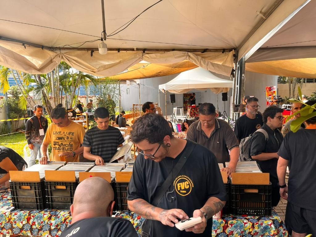 32ª Feira de Vinil e Criatividades: Empreendedores do Estado se Unem em Evento Inovador 32ª Feira de Vinil e Criatividades: Empreendedores do Estado se Unem em Evento Inovador