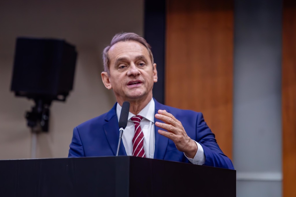 Deputado Wilson Santos Propõe Lei para Incentivar Pesquisa com Polilaminina em MT Deputado Wilson Santos Propõe Lei para Incentivar Pesquisa com Polilaminina em MT