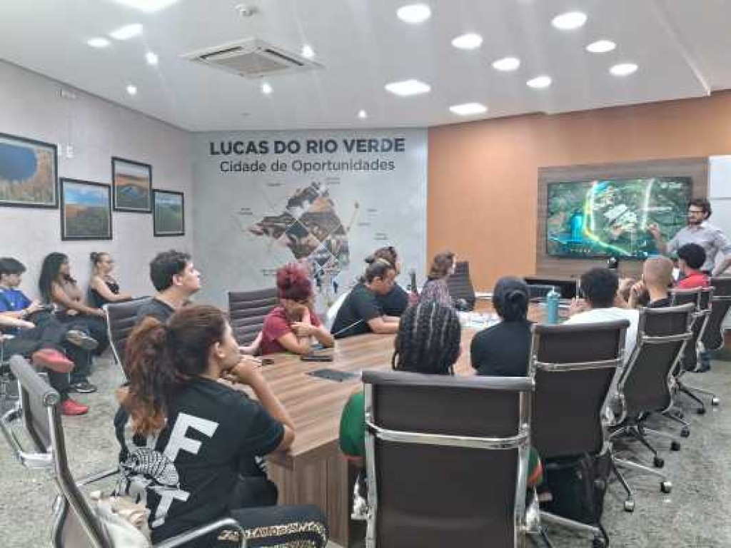 Estudantes da UFMT Descobrem as Oportunidades Urbanas em Lucas do Rio Verde Estudantes da UFMT Descobrem as Oportunidades Urbanas em Lucas do Rio Verde