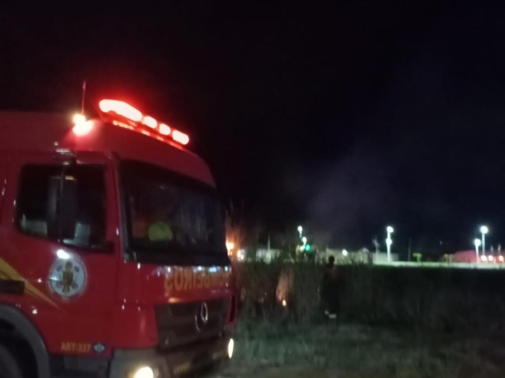 Incêndio em Terreno Baldio em Confresa: Bombeiros Agem Rápido para Controlar Chamas Incêndio em Terreno Baldio em Confresa: Bombeiros Agem Rápido para Controlar Chamas