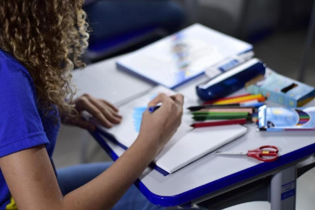 Início do Ano Letivo em Mato Grosso: Estudantes Retornam às Aulas na Rede Estadual e Municipal Início do Ano Letivo em Mato Grosso: Estudantes Retornam às Aulas na Rede Estadual e Municipal