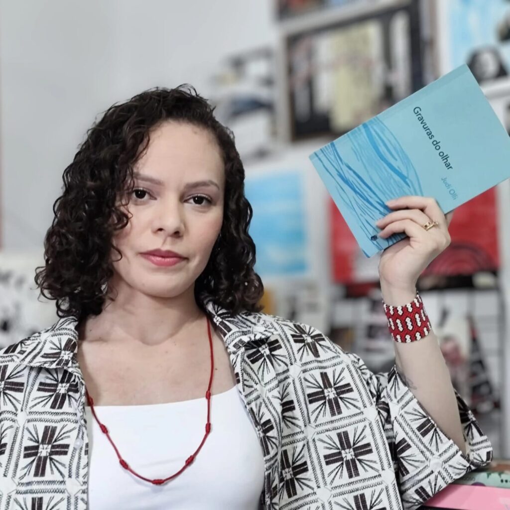 Lançamento do Livro 'Gravuras do Olhar' em Cuiabá: Uma Tarde de Poesia e Música