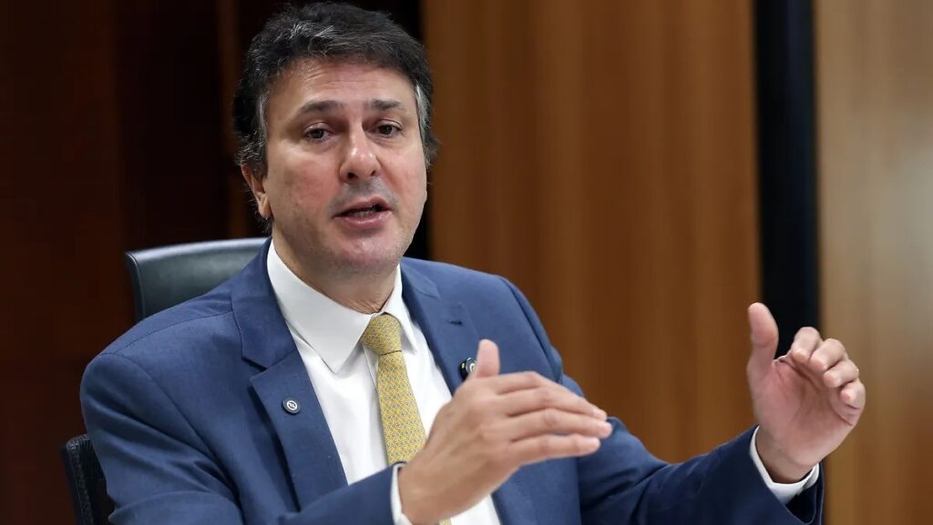 Ministro da Educação Camilo Santana Realiza Entregas em Várzea Grande e Cuiabá