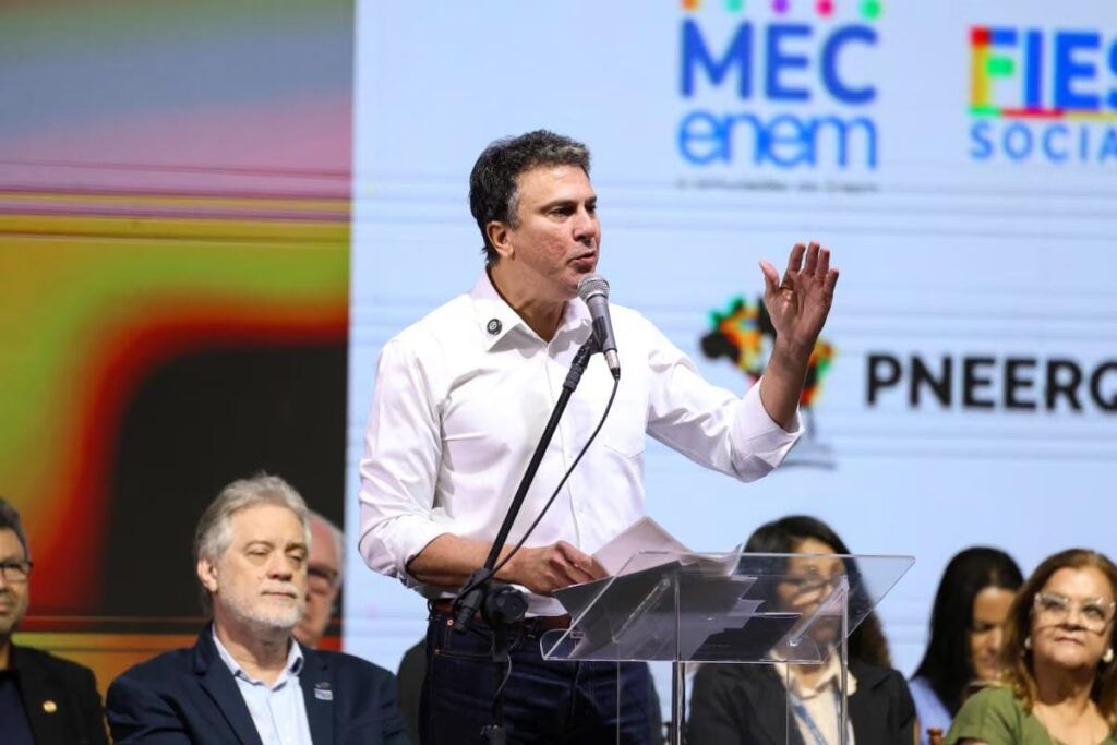 Ministro da Educação Visita Cuiabá e Várzea Grande com Foco em Valorização dos Educadores