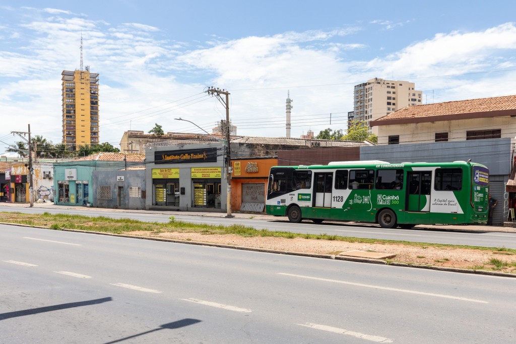 Nova Linha de Ônibus R03 Conecta Águaçu a Cuiabá e Promove Mobilidade Nova Linha de Ônibus R03 Conecta Águaçu a Cuiabá e Promove Mobilidade