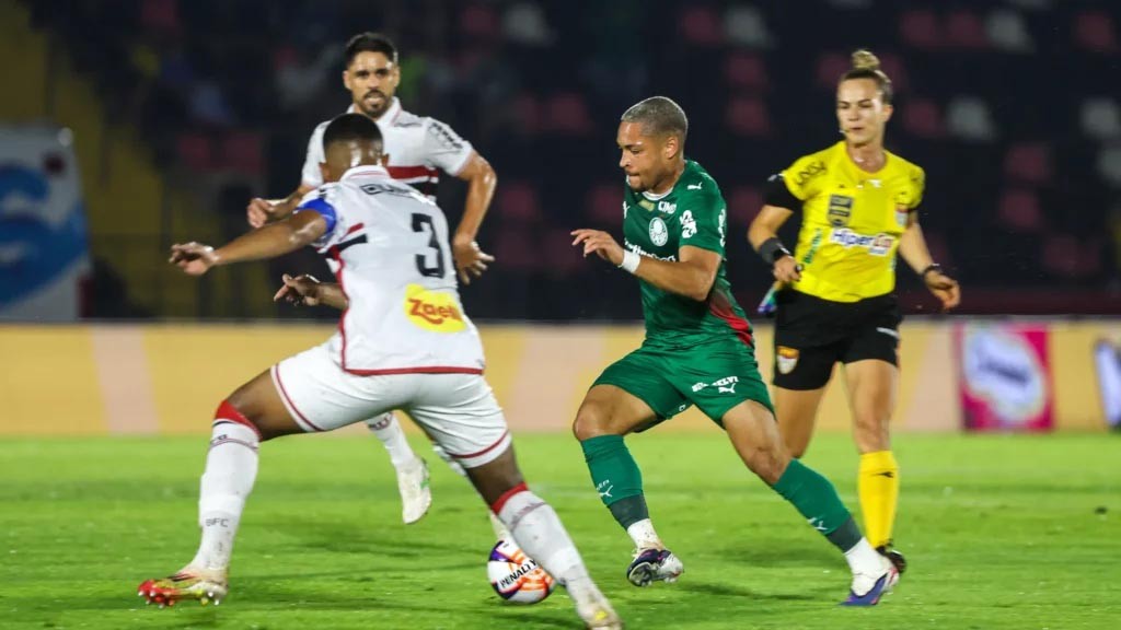 Palmeiras é Superado pelo Botafogo-SP e Perde Chance de Liderança no Paulistão Palmeiras é Superado pelo Botafogo-SP e Perde Chance de Liderança no Paulistão