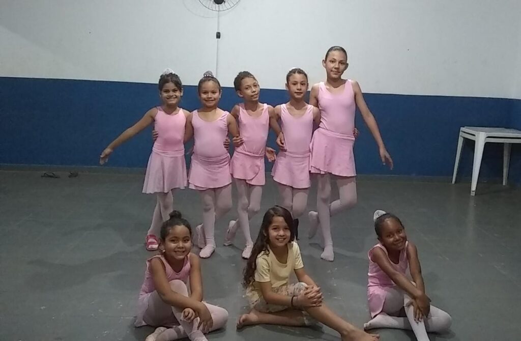 Projeto RealizAção Oferece Aulas Gratuitas de Esporte e Cultura em Mato Grosso Projeto RealizAção Oferece Aulas Gratuitas de Esporte e Cultura em Mato Grosso
