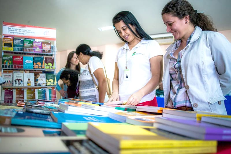 Sistema Estadual de Bibliotecas de MT doa 1,5 mil livros de autores locais Sistema Estadual de Bibliotecas de MT doa 1,5 mil livros de autores locais