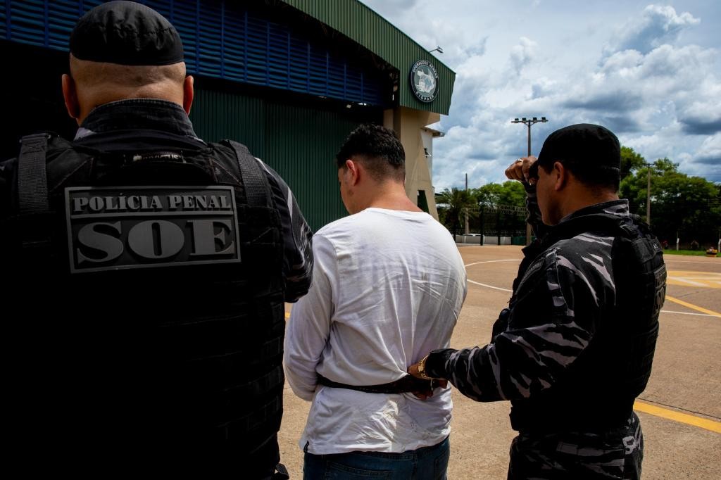 Transferência de Acusado de Assassinato de Sargento da PM Marca Medidas Rigorosas em Cuiabá Transferência de Acusado de Assassinato de Sargento da PM Marca Medidas Rigorosas em Cuiabá