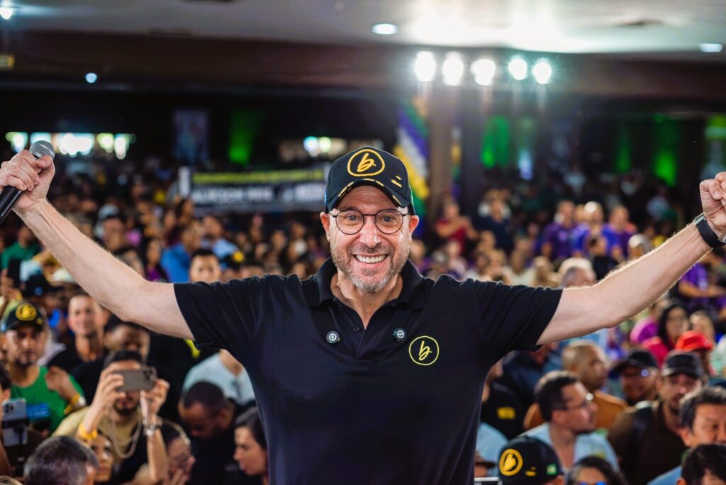 Beto Dois a Um se filia ao Podemos e reúne lideranças de Mato Grosso em ato político Beto Dois a Um se filia ao Podemos e reúne lideranças de Mato Grosso em ato político