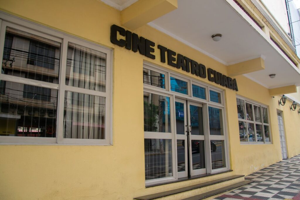 Cinema Para Todos: Projeto em MT Amplia Acesso à Cultura no Cine Teatro Cuiabá Cinema Para Todos: Projeto em MT Amplia Acesso à Cultura no Cine Teatro Cuiabá