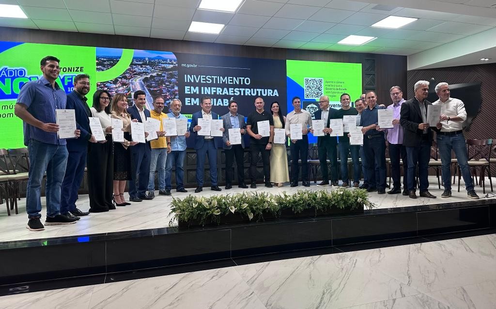 Governo de MT Anuncia Pacote de R$ 180 Milhões para Educação em Cuiabá Governo de MT Anuncia Pacote de R$ 180 Milhões para Educação em Cuiabá