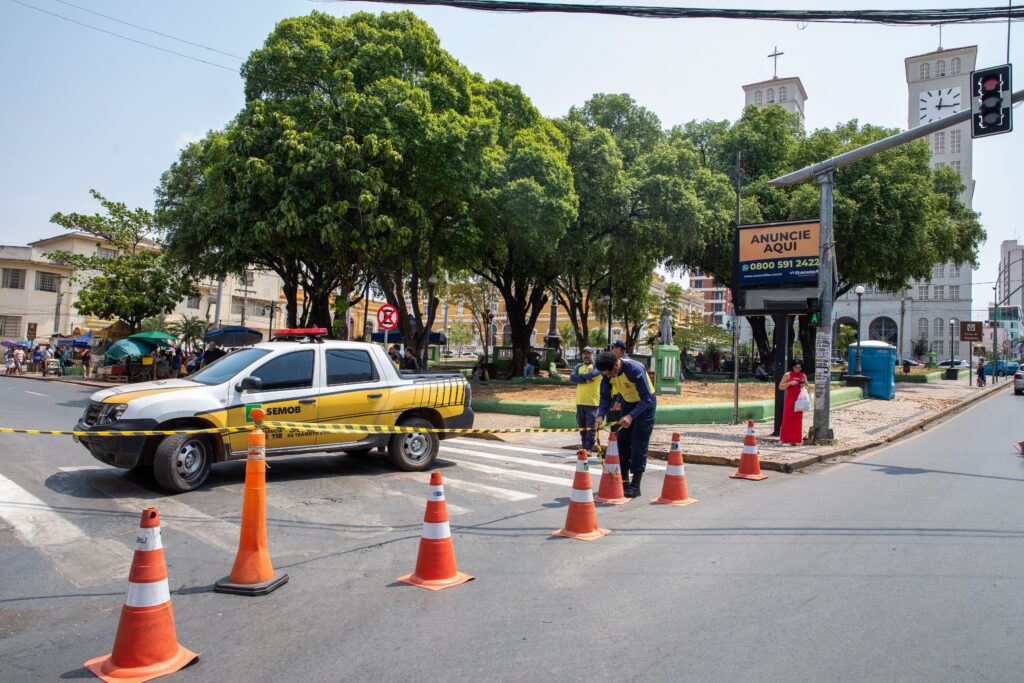 Interdição na Rua 13 de Junho em Cuiabá: Obras de Drenagem Começam neste Sábado Interdição na Rua 13 de Junho em Cuiabá: Obras de Drenagem Começam neste Sábado