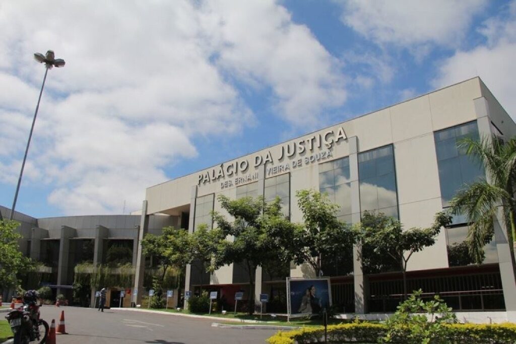 Justiça Penaliza Escola de Cuiabá por Irregularidades em Cursos EJA e EaD