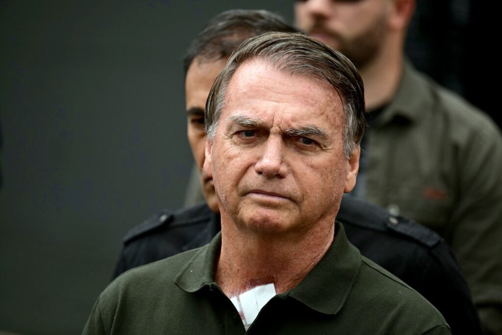 Saúde de Bolsonaro se Agrava com Piora Renal, Mas Médico Afirma que Ele Está Estável Saúde de Bolsonaro se Agrava com Piora Renal, Mas Médico Afirma que Ele Está Estável