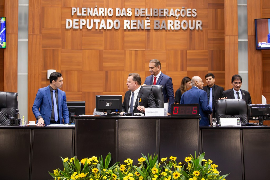 ALMT Promove Reunião com Governo para Abordar Crise no SAMU ALMT Promove Reunião com Governo para Abordar Crise no SAMU