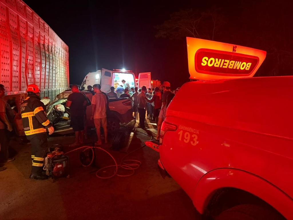 Bombeiros Atendem Dois Acidentes de Trânsito em Rodovias de MT Neste Domingo Bombeiros Atendem Dois Acidentes de Trânsito em Rodovias de MT Neste Domingo