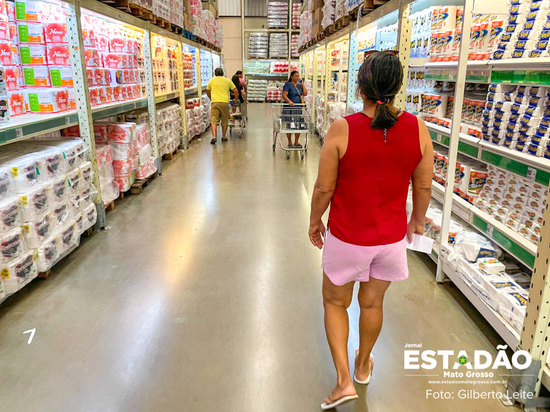 Cesta Básica em Cuiabá Atinge Novo Recorde: Quase R$ 900 Cesta Básica em Cuiabá Atinge Novo Recorde: Quase R$ 900