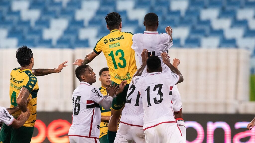 Cuiabá Abre o Placar, Mas Empata em 1 a 1 Com o Botafogo-SP na Arena Pantanal Cuiabá Abre o Placar, Mas Empata em 1 a 1 Com o Botafogo-SP na Arena Pantanal