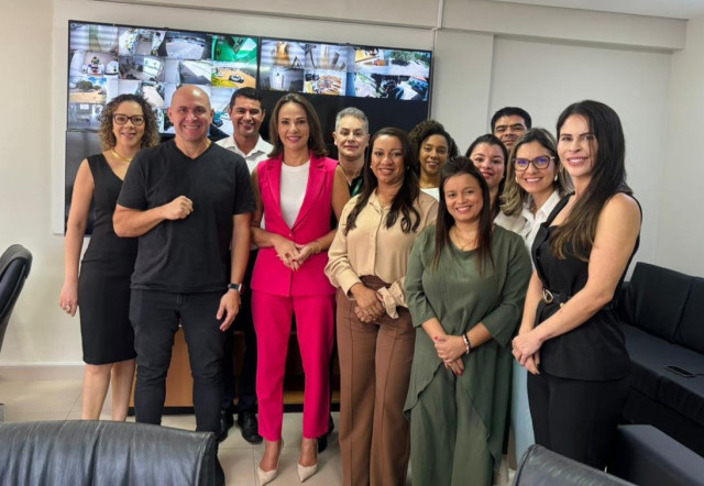 Deisi Bocalon assume a Saúde de Cuiabá e define novas metas com Abilio Deisi Bocalon assume a Saúde de Cuiabá e define novas metas com Abilio