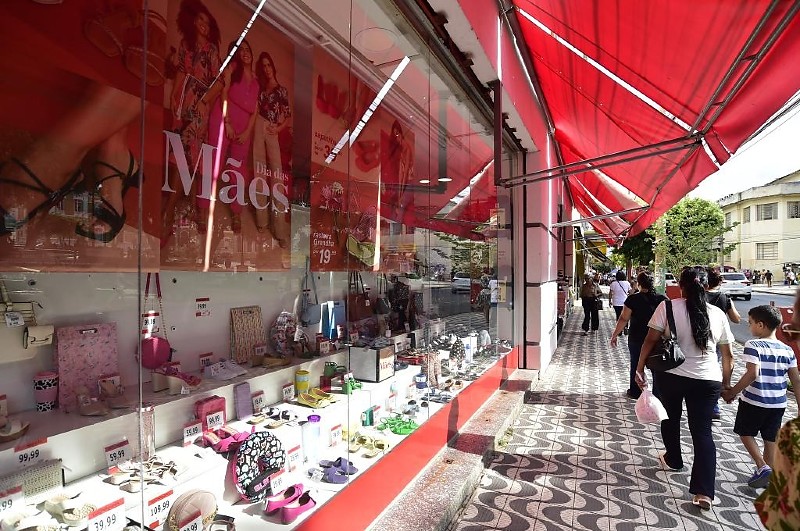 Dia das Mães: Cuiabá Deve Atingir R$ 116 Milhões em Vendas – Quase 75% dos Consumidores Irão Presentear Dia das Mães: Cuiabá Deve Atingir R$ 116 Milhões em Vendas – Quase 75% dos Consumidores Irão Present