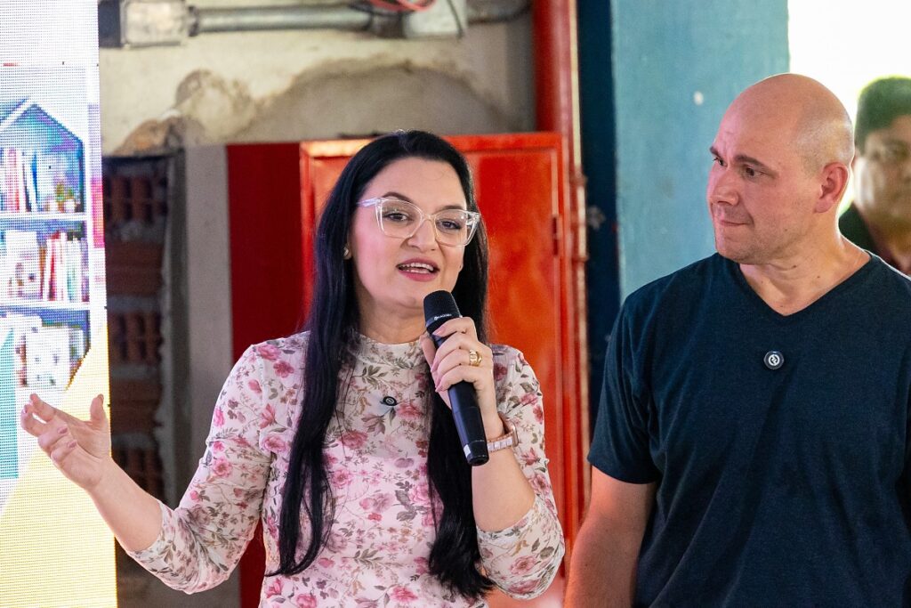Esposa de Prefeito se Lança em Disputa Eleitoral: Expectativas e Repercussões