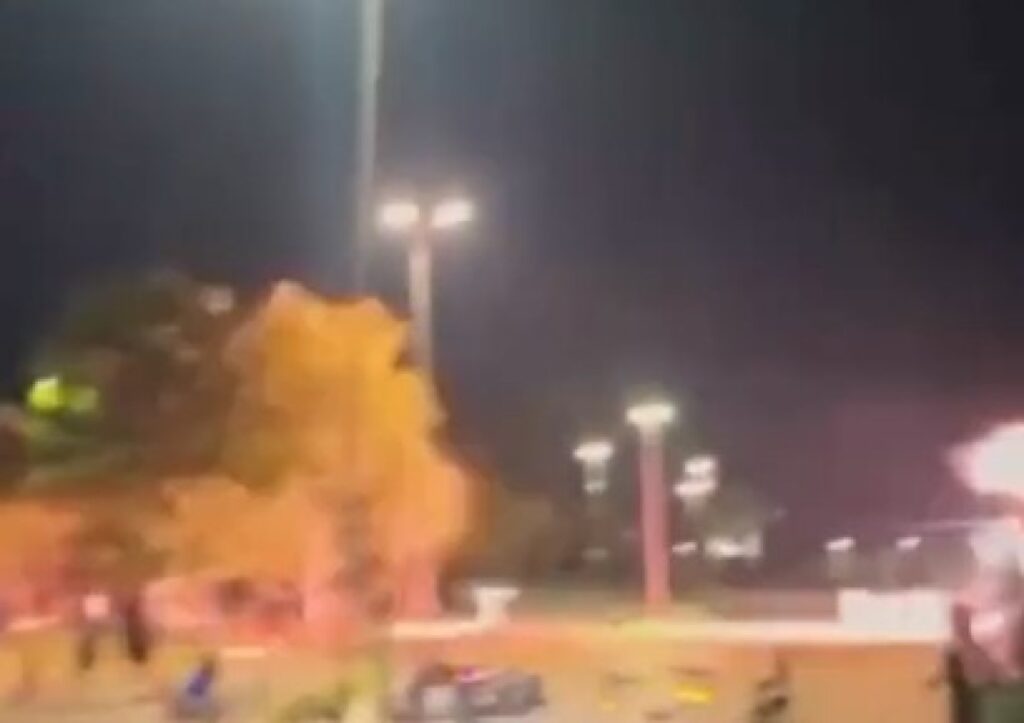 Explosão surpreende público durante Show das Águas em Cuiabá; assista ao vídeo Explosão surpreende público durante Show das Águas em Cuiabá; assista ao vídeo
