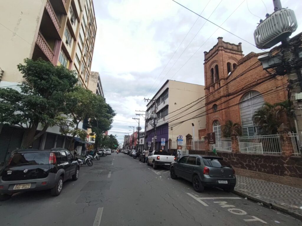 Interdições em Cuiabá: Obras de Drenagem Transformam o Trânsito neste Fim de Semana Interdições em Cuiabá: Obras de Drenagem Transformam o Trânsito neste Fim de Semana